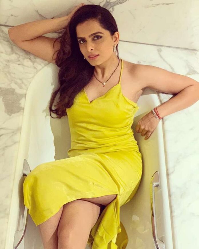 Ruhi Chaturvedi (Actress) Husband, Age, Boyfriend, Net Worth, माता-पिता