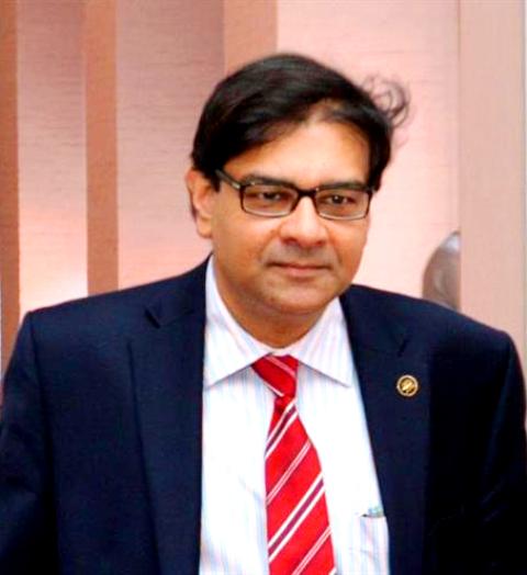 Urjit Patel Family, Photos, Net Worth, Height, Age, Date of Birth, Wife, Girlfriend, Biography