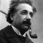 आइंस्टीन पाइप पकड़े हुए