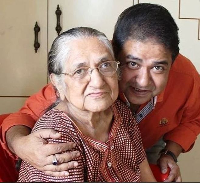 Ashiesh Roy With His Mother