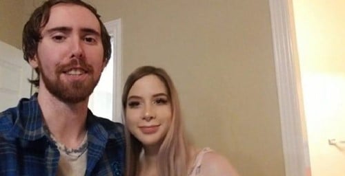 Asmongold with his girlfriend, Izzy a.k.a. Pink Sparkles