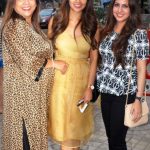 Esha Gupta with her mother and sister
