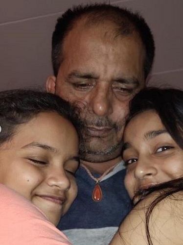 Sumbul Touqeer Khan With Her Sister and Father