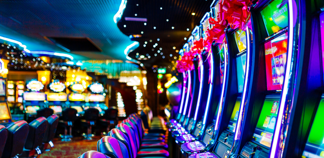 Is playing online slots better than playing offline slots